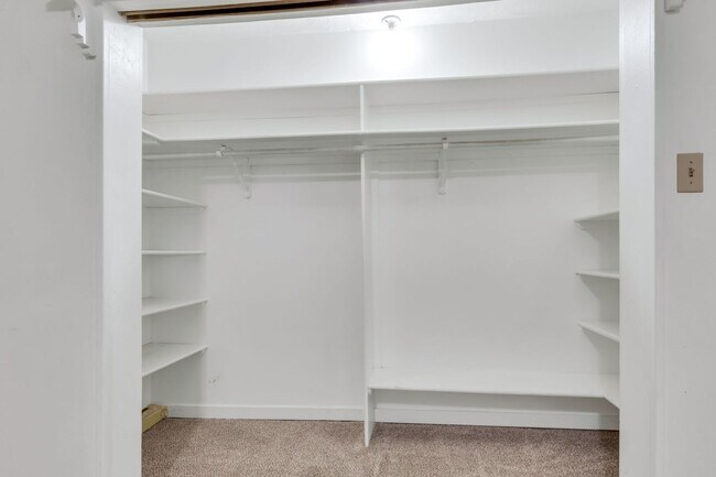 Building Photo - Boulder Ranch Style Home Available Now