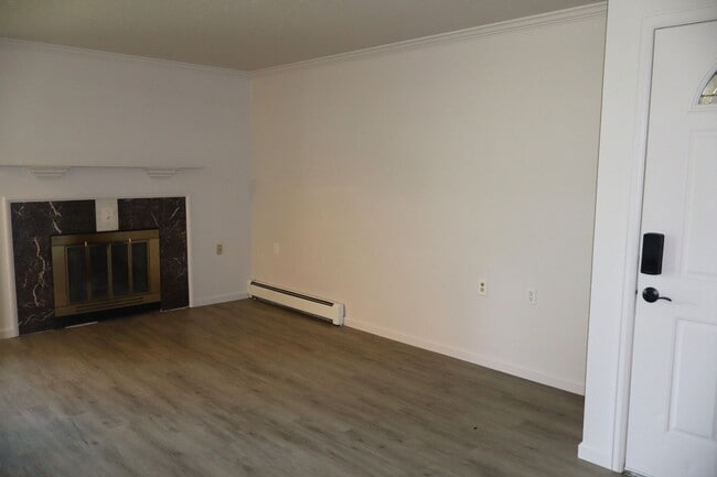 Building Photo - 3400 Stanford Rd