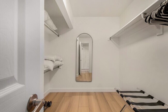 Building Photo - 3419 N 63rd Pl