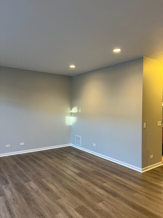 Building Photo - 705 Keystone Ln