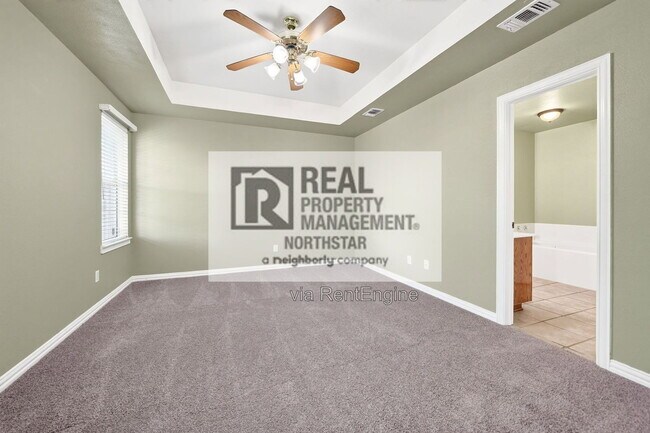 Building Photo - 308 Pin Oak Ln