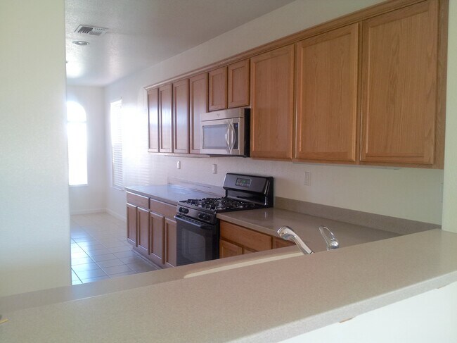 Building Photo - 1945 Glenveagh Ln