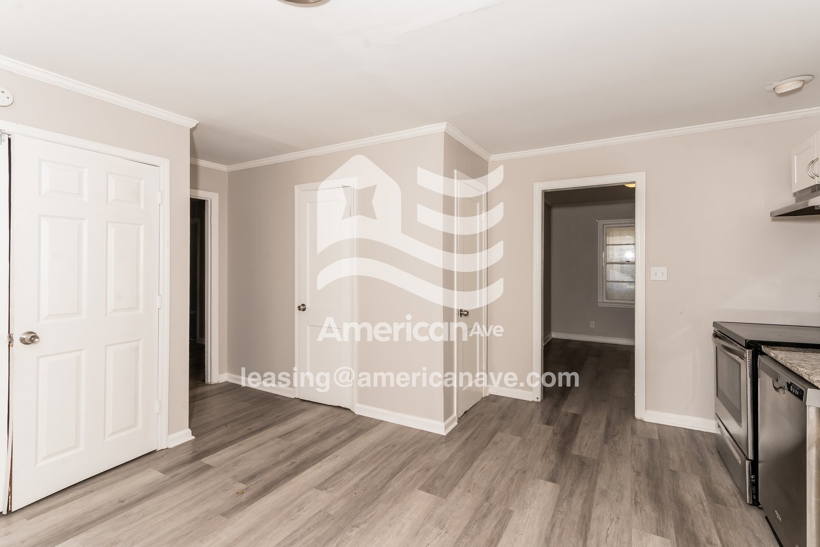 Building Photo - 3054 Somerset Dr