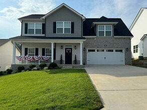 Building Photo - Knoxville 37920 - **COMING AVAILABLE August 1st** Beautiful single family home located in South K...