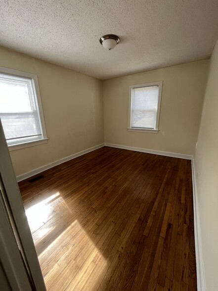 Building Photo - 300 Chamberlain St