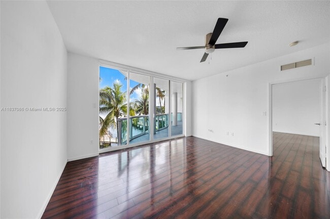 Building Photo - 7914 Harbor Island Dr