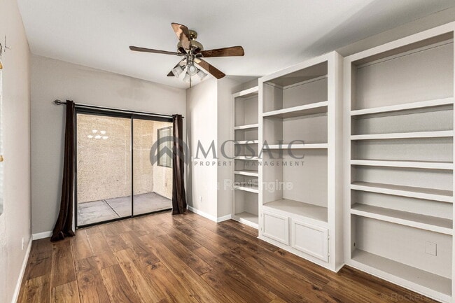 Building Photo - 2024 N Sunset Dr