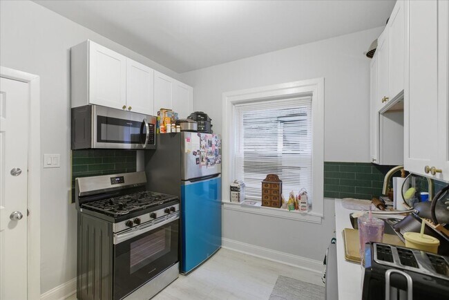 Building Photo - 1123 N Christiana Ave