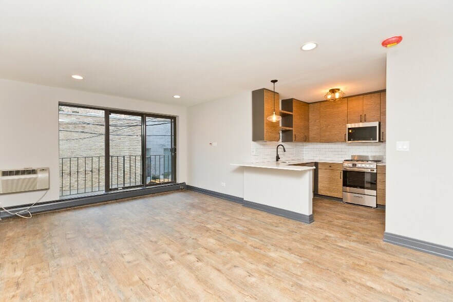 Building Photo - 522 W Wrightwood Ave
