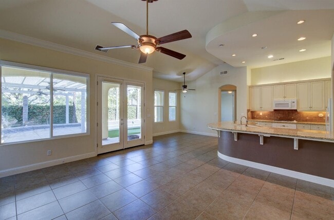 Building Photo - 1087 Loyola Ave