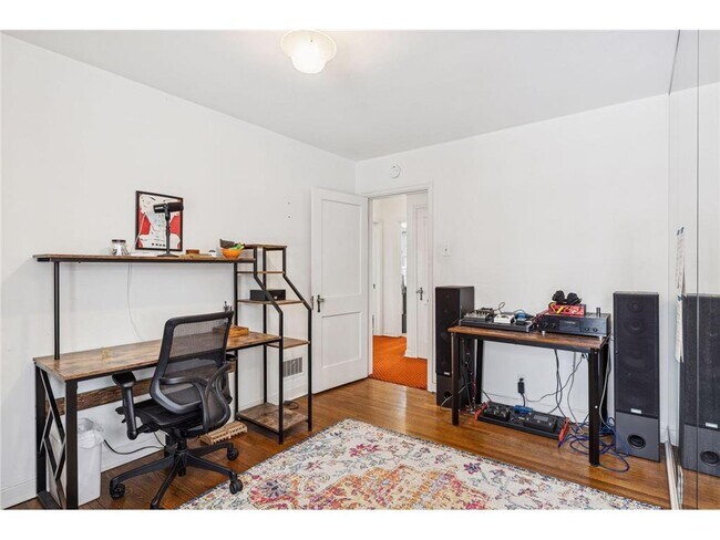 Building Photo - 1197 W Como Blvd