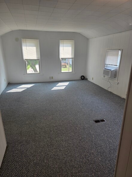 Building Photo - 413 N Marshall Ave