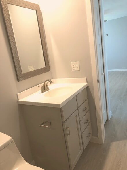 Building Photo - Driftwood Villas Apartments