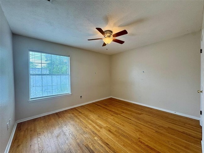 Building Photo - 10813 Redmond Rd