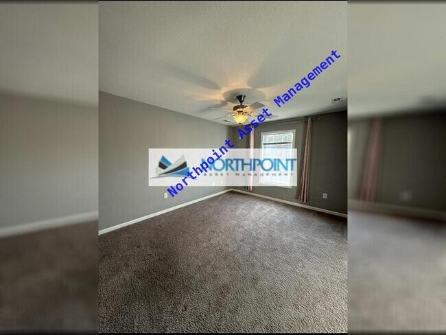 Building Photo - A beautiful 3 bed 2.5 bath home with a fen...