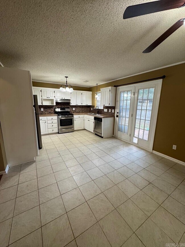Building Photo - 2619 Valley Forge Dr