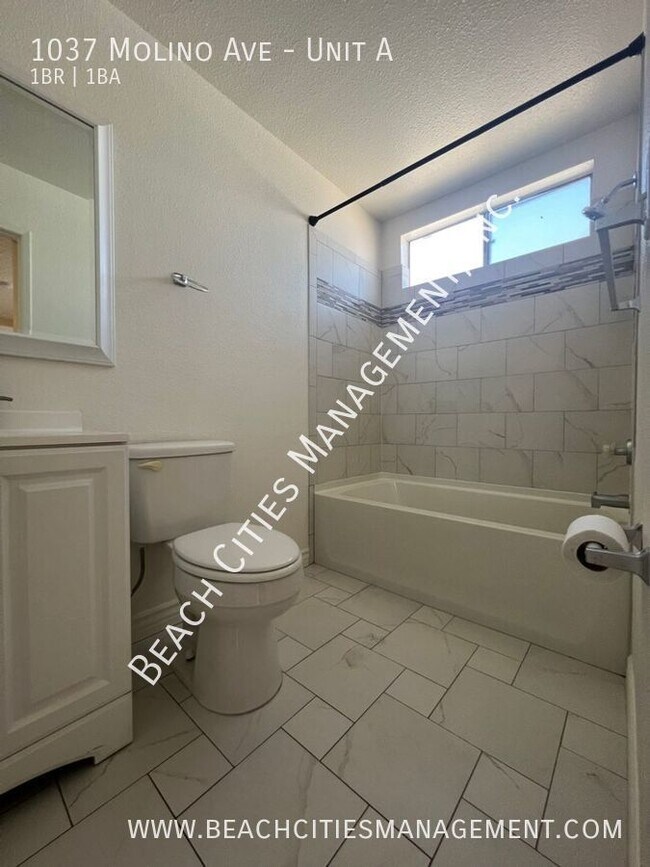 Building Photo - 1037 Molino Ave