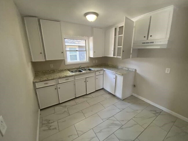 Building Photo - 3029 Nita St