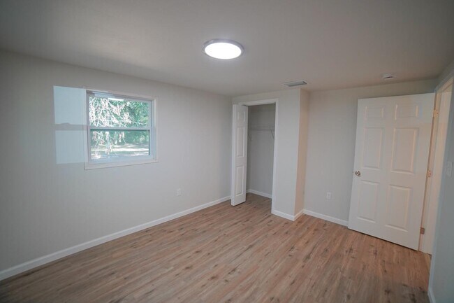 Building Photo - 5057 Tillie Ln