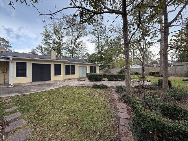 Building Photo - 25 Little John Ln