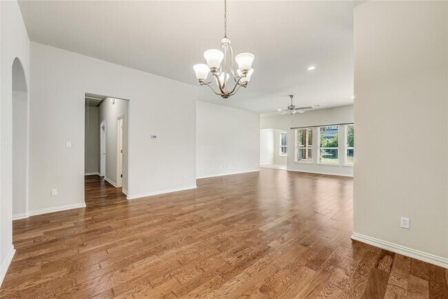 Building Photo - 931 Catalina Ln