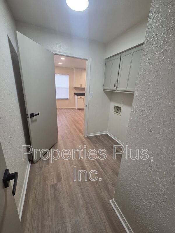 Building Photo - 11612 S 100th E Ave