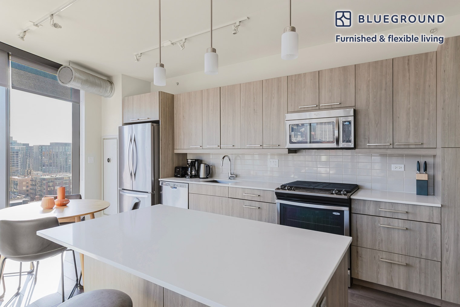 Building Photo - 730 W Couch Pl