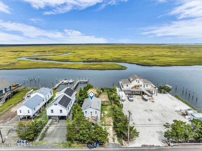 Building Photo - 392 Dock Rd