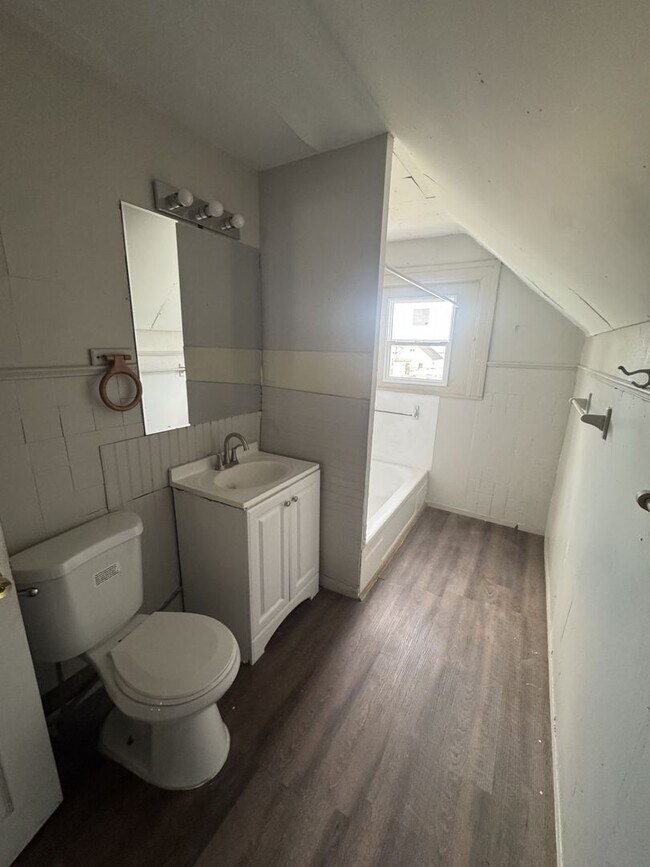 Building Photo - 263/265 S HEDGES ST