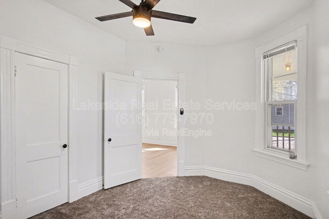 Building Photo - 1101 Dayton St SW