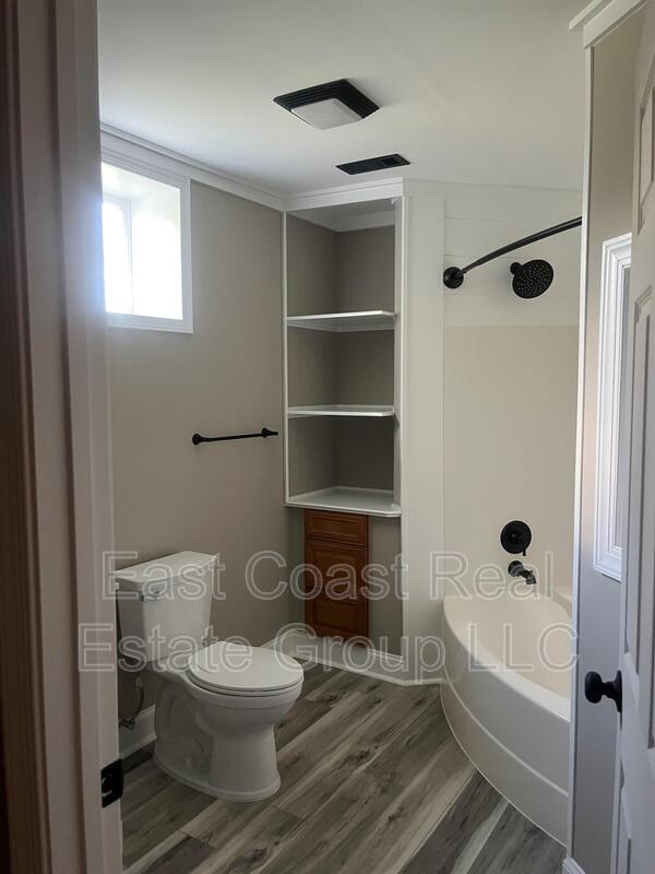 Building Photo - 18061 Crampton Ln