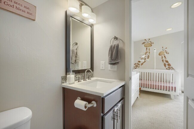 Building Photo - Charming Home in the Baker Neighborhood!