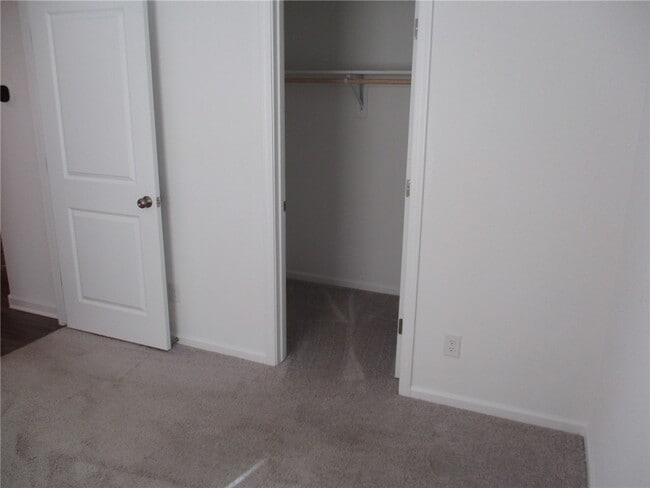 Building Photo - 2487 Tapatio Dr