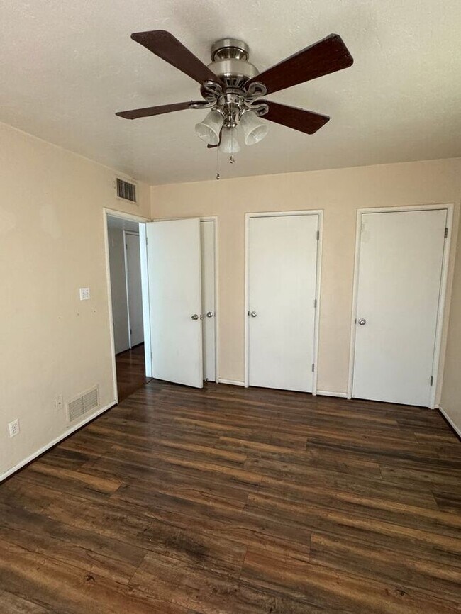 Building Photo - Prime Central Tucson Living: 3BD/2BA with Large Backyard – Mins to U of A & Banner