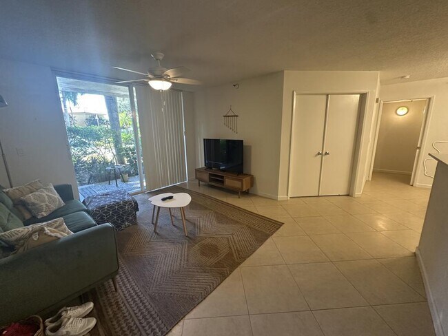 Building Photo - 160 Yacht Club Way