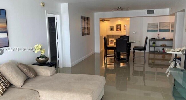 Building Photo - 1370 S Ocean Blvd