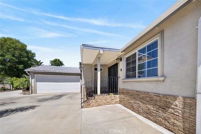 Building Photo - 14827 Dearborn St