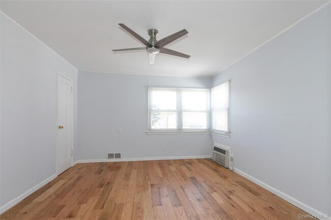 Building Photo - 67-27 211th St