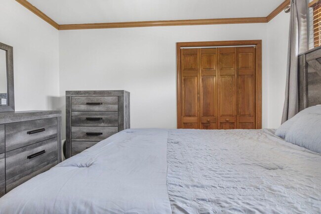 Building Photo - 5207 Sunmeadow Dr