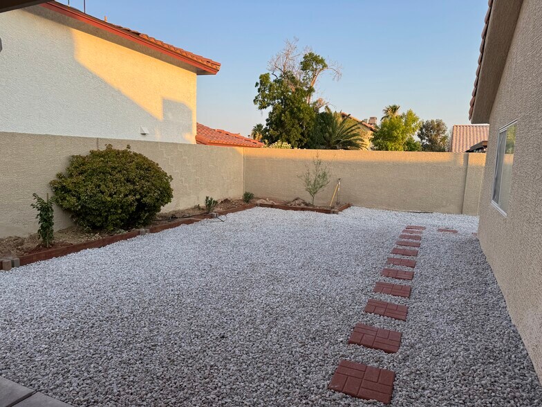 Building Photo - 5312 Great Pine Dr