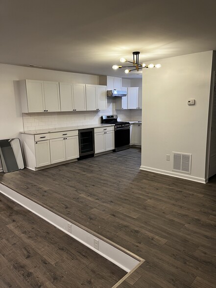 Building Photo - 426 Wynridge Dr