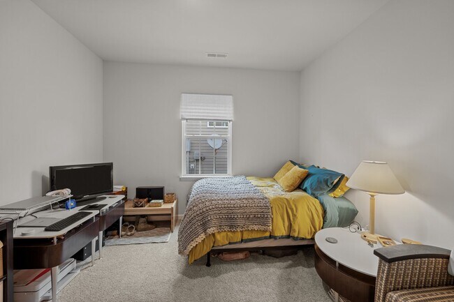 Building Photo - 400 Louisia Mae Way