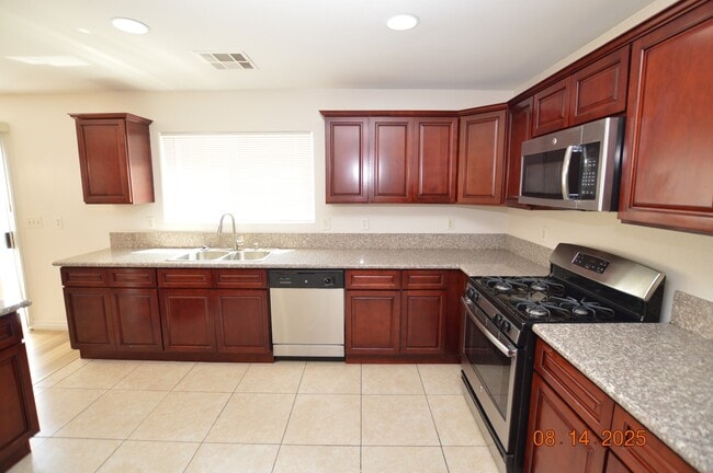 Building Photo - 5509 Donaldson Ct