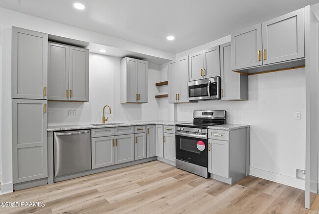 Building Photo - 514 Voorhies St