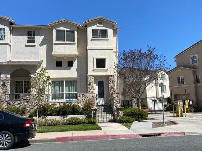 Primary Photo - Beautiful El Cajon Row Home!