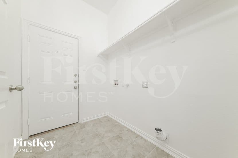 Building Photo - 1521 Toucan Dr