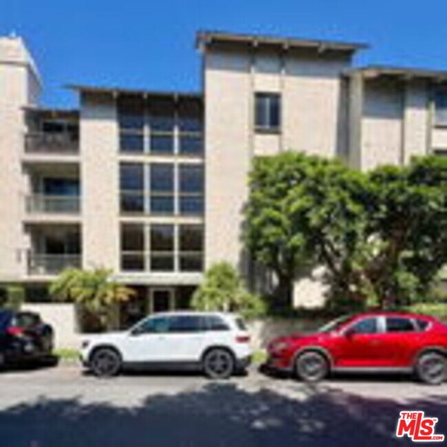 Building Photo - 8740 Tuscany Ave