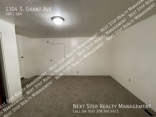 Building Photo - 1304 S Grant Ave