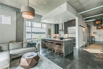 Building Photo - 101 S 12th St