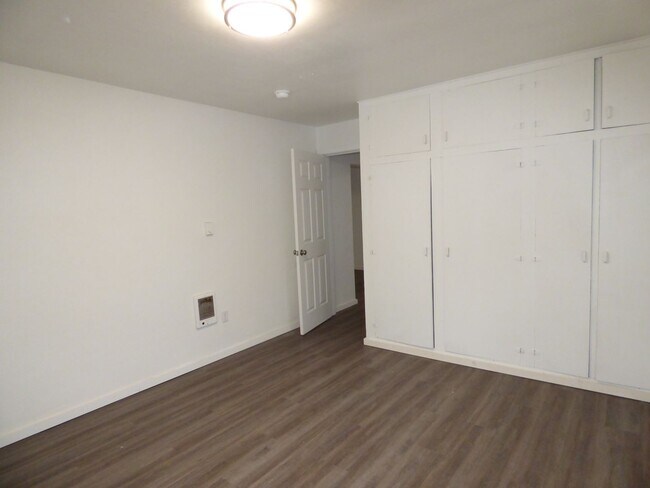 Building Photo - 4772/4776/4782 Sunnyview Rd NE Salem, OR 97305